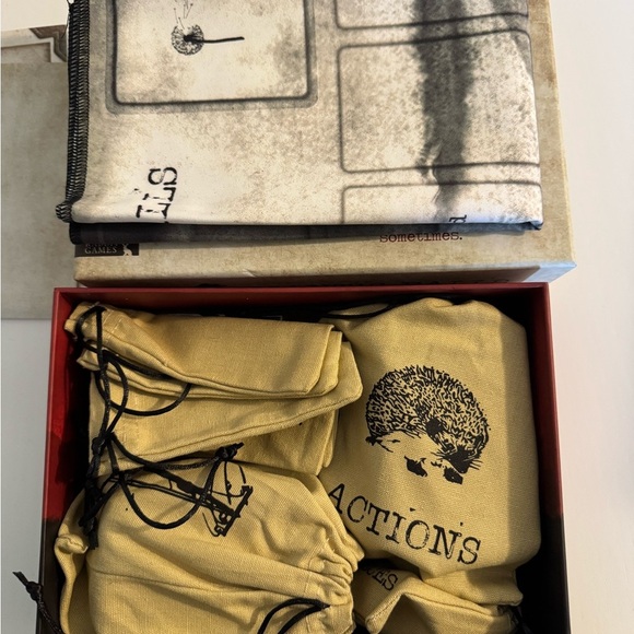 Mantis Falls Cooperative Game - Brown - Picture 4 of 4